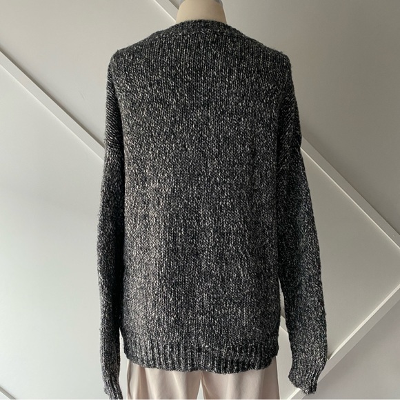 Theory V-Neck Wool Blend Gray Sweater - M - Picture 4 of 12